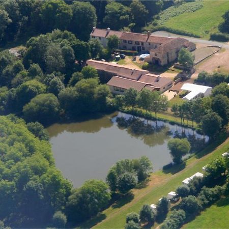 Hotel Logis De L'Aubonniere Chaille-sous-les-Ormeaux Exterior foto